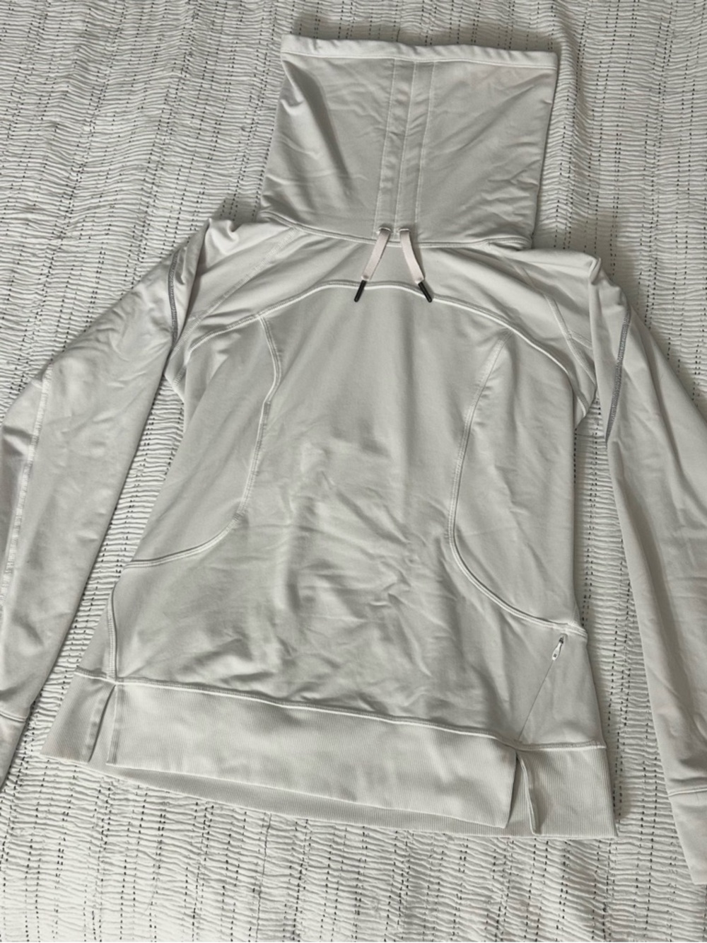 Lululemon White Pullover with back Pocket